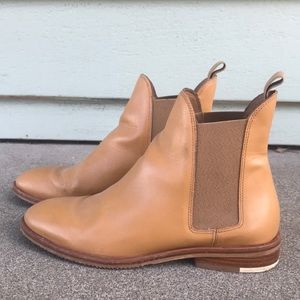 Everlane Butter Chelsea Boots 👢